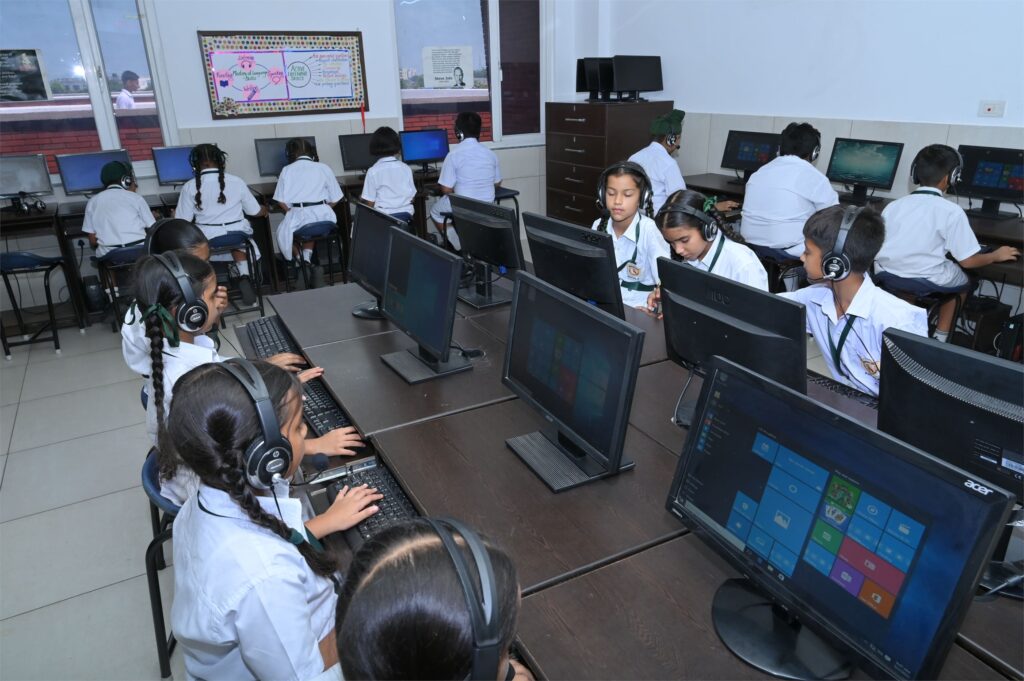 Computer Lab in DPS Patiala