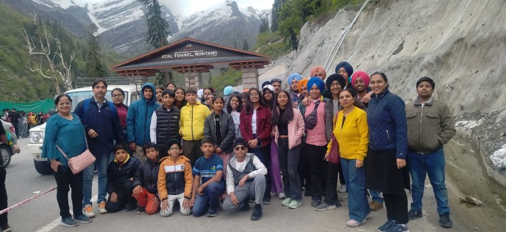 Students and faculty of DPS Patiala at Atal Tunnel, Rohtang